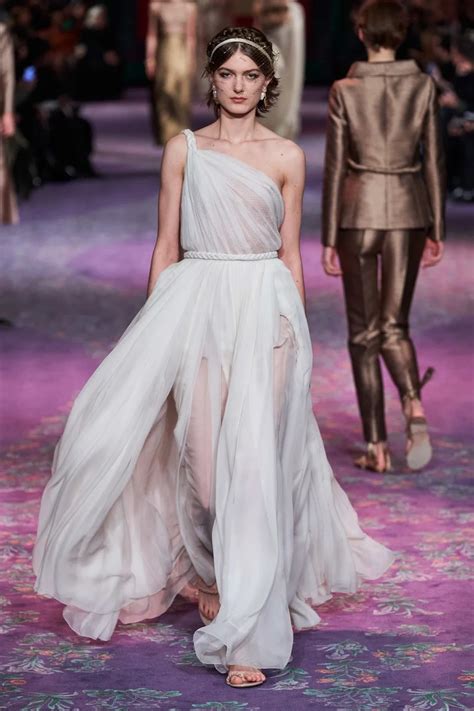 défilé dior haute couture 2020|christian Dior couture.